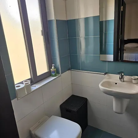 3 Bedroom Flat At Apartment *