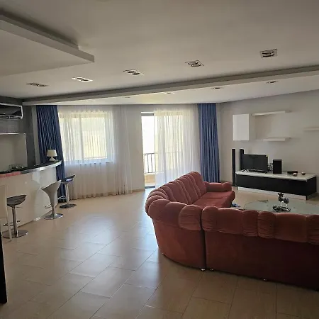 3 Bedroom Flat At Naxxar