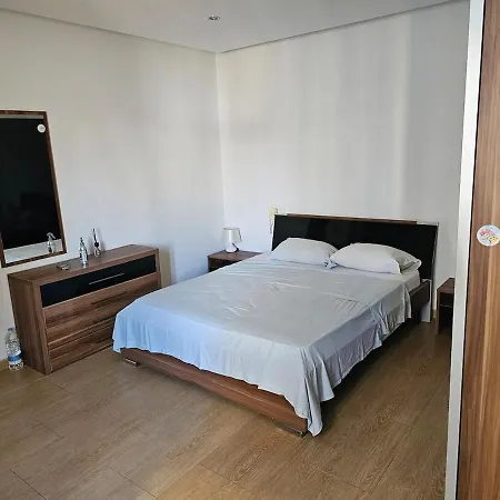 3 Bedroom Flat At Apartment Naxxar